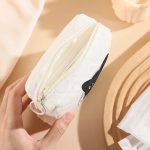 Diszkrét cicás betéttartó tok női higiéniai eszközökhöz