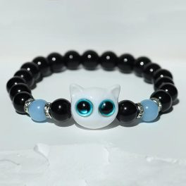 világító cicás karkötő fekete gyöngyökkel