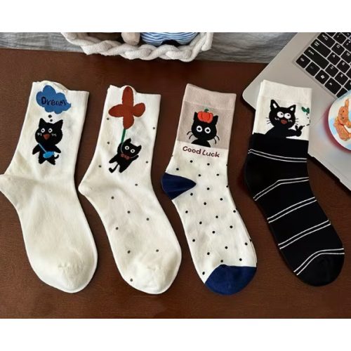 4 pár aranyos macskás zokni