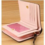 Női pénztárca belső rekeszekkel és rózsaszín béléssel