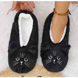 Cicafejes fekete házipapucs – elölnézet, cuki cica arc mintával